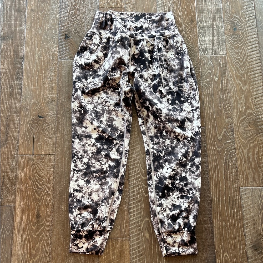 Athleta Salutation Printed Jogger - Picture 2 of 6